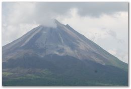 Arenal Volcano Eruption Journal - May 17th, Linda Vista del Norte