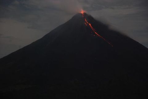 Arenal Volcano Eruption Journal - May 2nd, Linda Vista del Norte