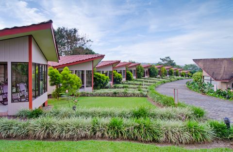 Arenal - Hotel Montana de Fuego facing the Volcano